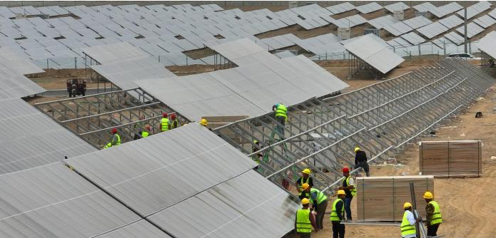 500 000 kilowattos fotovoltaikus energiatermelés Yechengben, Xinjiangban